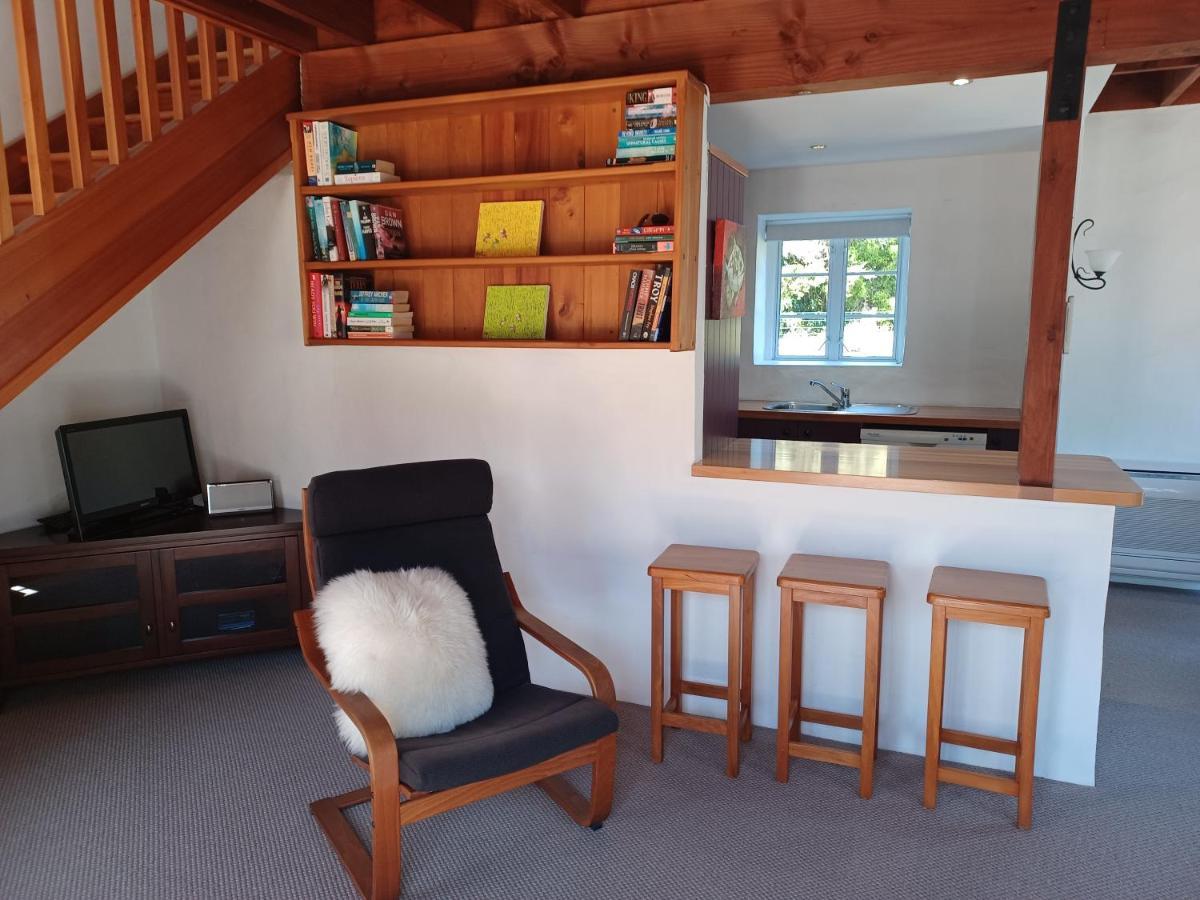 Pirita Vineyard Cottage. Upper Moutere Екстериор снимка